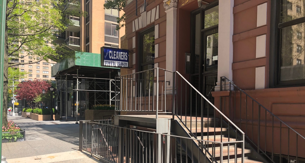 the outside of Excellent Cleaners