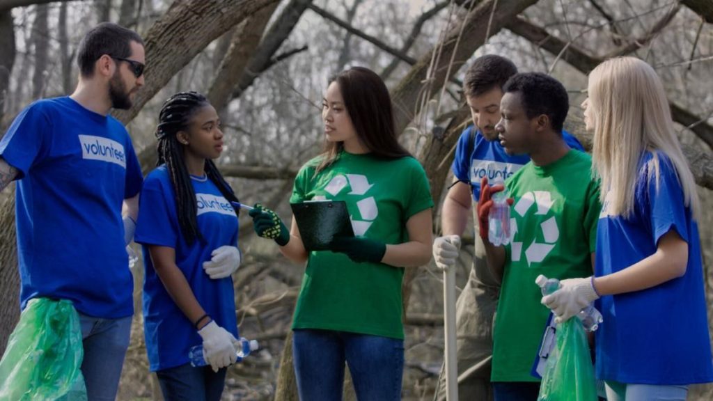 participants of the urban park program outside