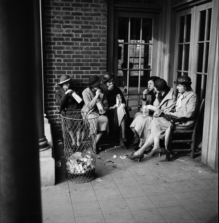 Women gathered in Prospect Park chatting in 1935